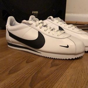 SOLD !!!! Nike Classic Cortez